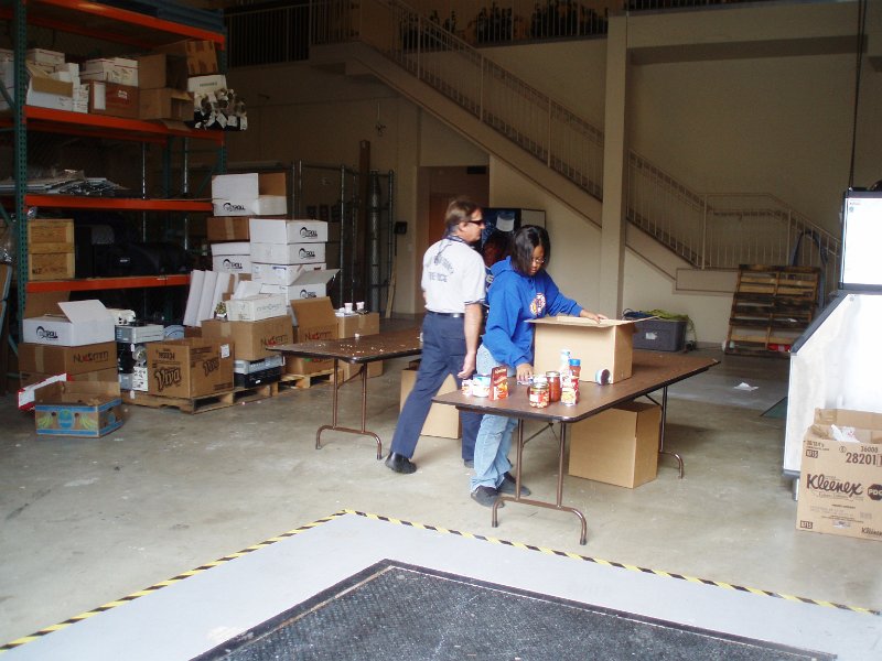 Food Drive 5 111707.JPG